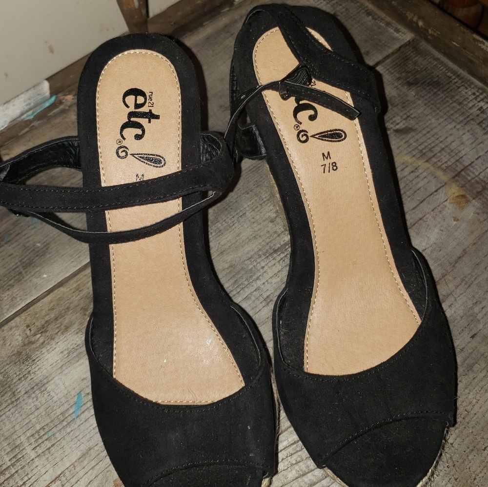 Wedge heels